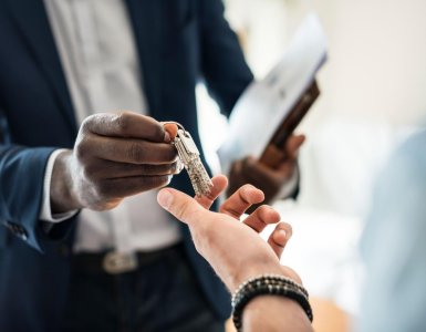 How Successful Real Estate Agents Use CRMs in 2025